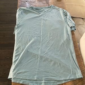 Men’s lululemon shirt